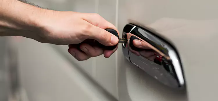 Why Choose Our Auto Locksmith Team in Roseville, MN?